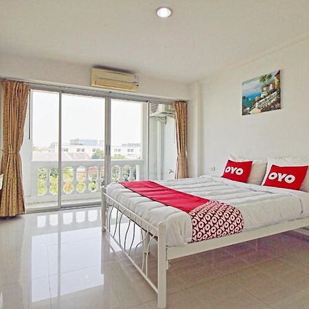Super Oyo 498 Ladawan Villa Bangkok Esterno foto