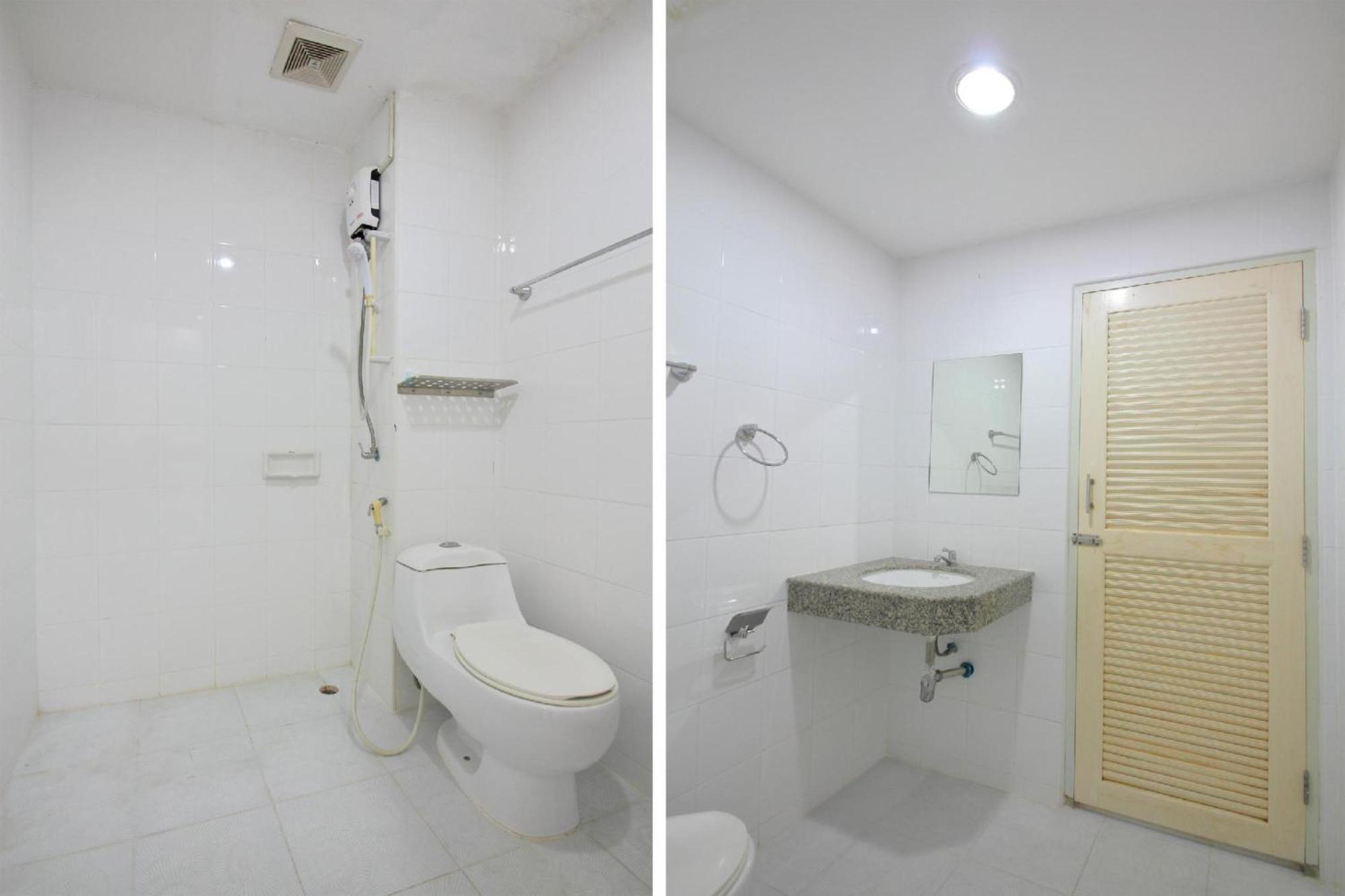 Super Oyo 498 Ladawan Villa Bangkok Esterno foto