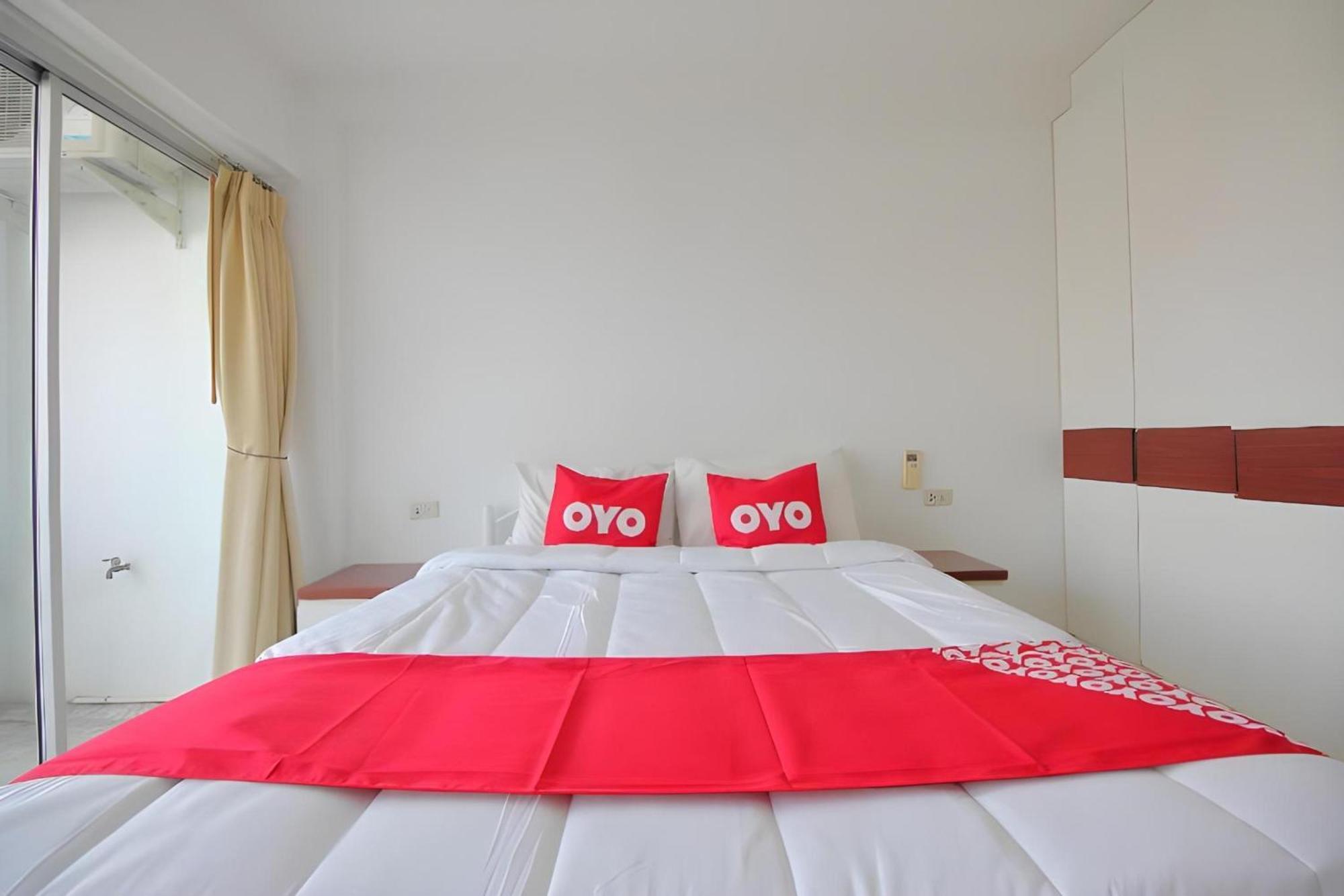Super Oyo 498 Ladawan Villa Bangkok Esterno foto