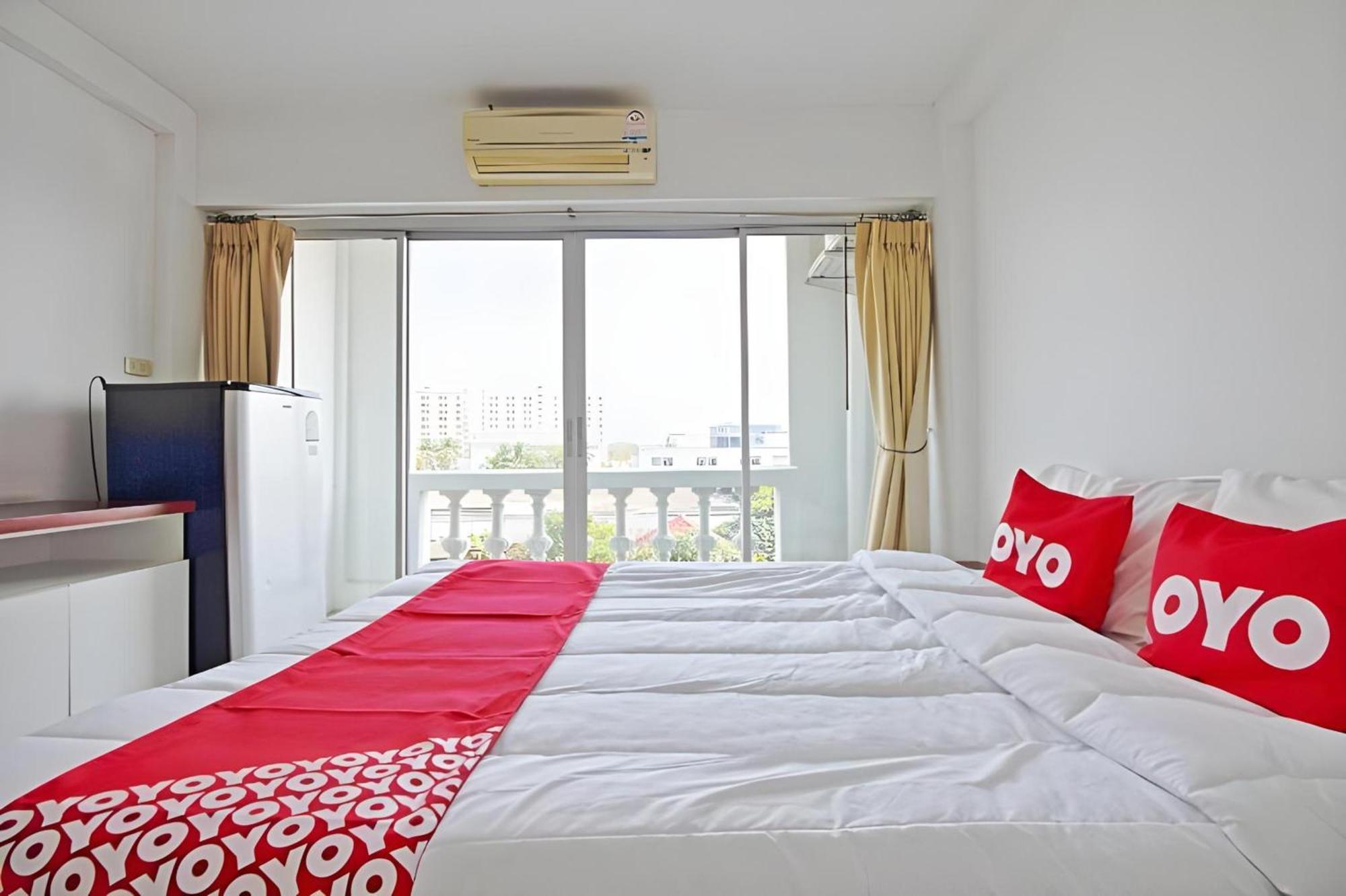 Super Oyo 498 Ladawan Villa Bangkok Esterno foto