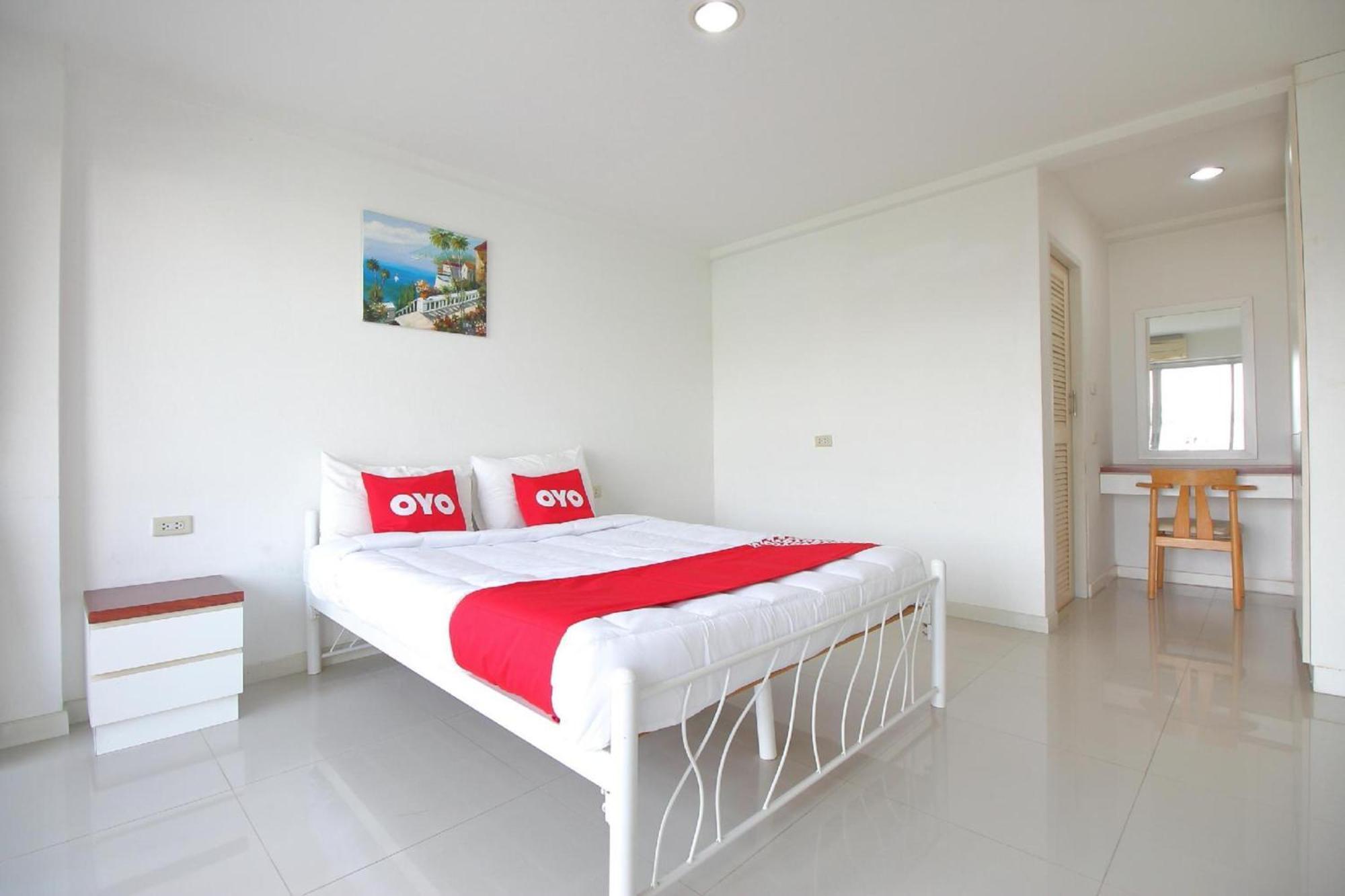 Super Oyo 498 Ladawan Villa Bangkok Esterno foto